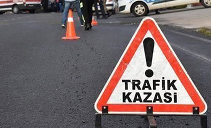  Otomobil elektrik direğine çarptı: 5 yaralı