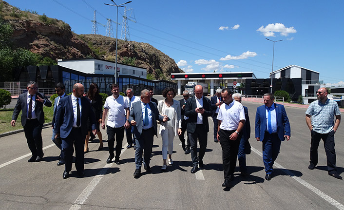 DKİB heyeti Gürcistan'a geçişlerin hızlandırılması için görüşmeler yaptı