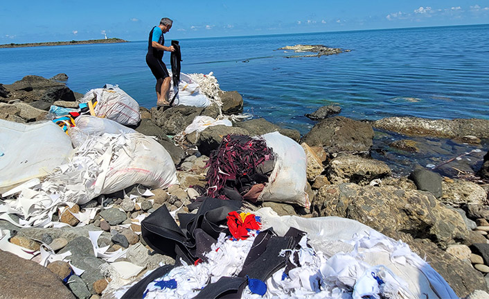 Çevreci dalgıcı ağlatan manzara