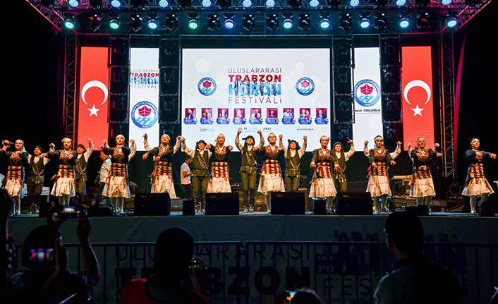 Trabzon'da Horon Festivali sona erdi