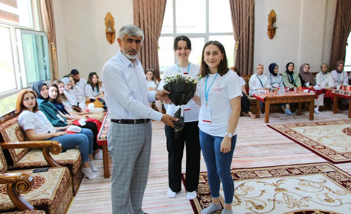 Trabzon'lu 40 öğrenci Van'da misafir oldu