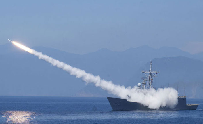 Dünya diken üstünde! Pelosi'nin uçağı Tayvan'a indi