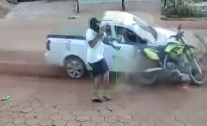 1 yaşındaki oğlunu son anda kurtardı