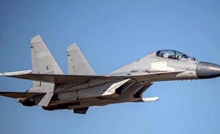 Dünya nefesini tuttu! Çin'e ait 27 savaş uçağından taciz uçuşu