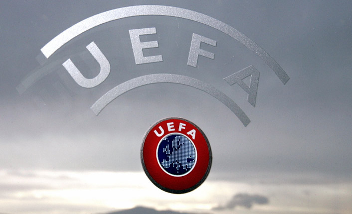 UEFA, Fenerbahçe'ye cezayı kesti!
