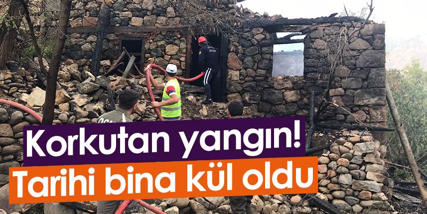 Artvin'de korkutan yangın! Tarihi bina kül oldu