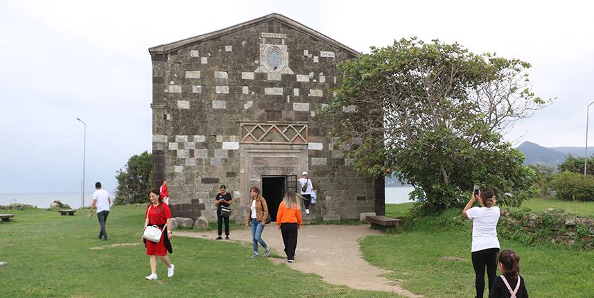 Yason Burnu Yarımadası'nda kilise ziyarete açıldı