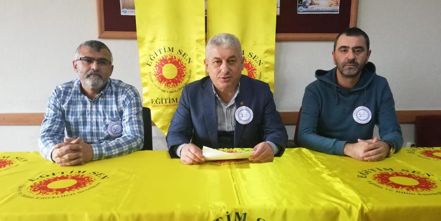 Trabzon’da Eğitim Sen’den “Dünya Öğretmenler Günü” mesajı