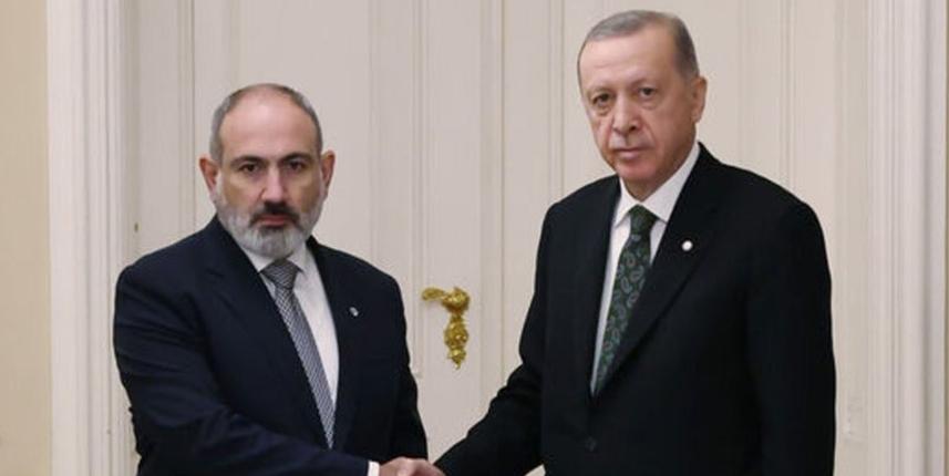 Cumhurbaşkanı Erdoğan, Paşinyan ile bir araya geldi