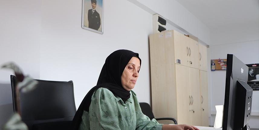 17 yıldır binlerce insanın kanser kaydını yapan kadın, meme kanserinden erken teşhisle kurtuldu