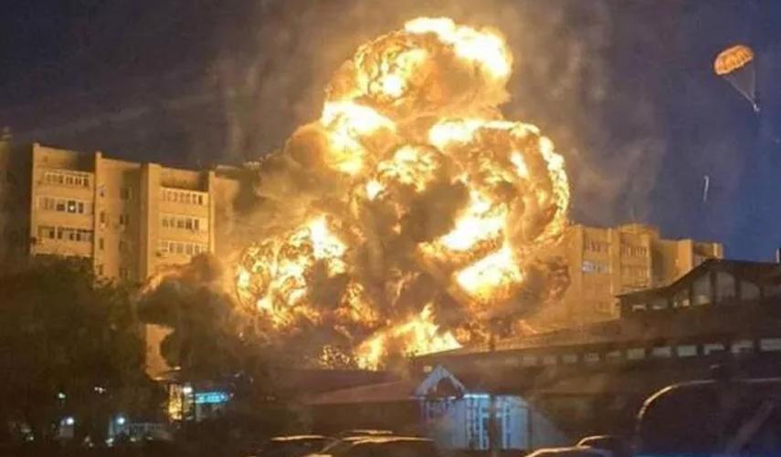 Rusya'da savaş uçağı 9 katlı binanın üzerine düştü! Ölü ve yaralılar var