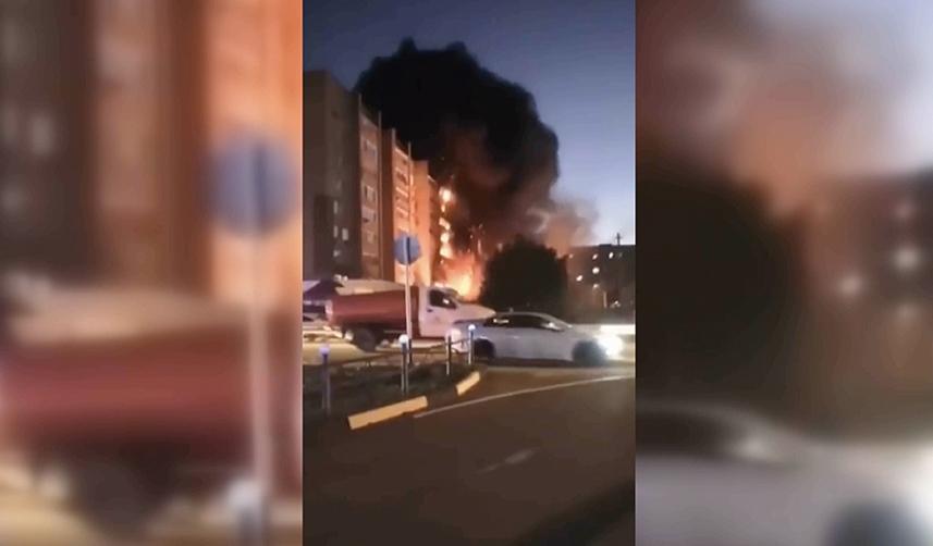 Rusya'da "Su-34" tipi savaş uçağı yerleşim bölgesine düştü