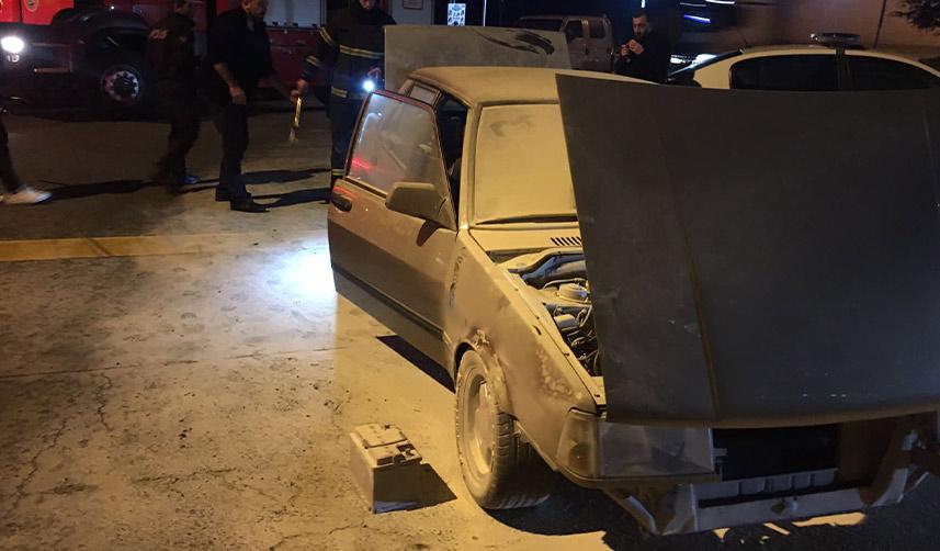 Rize'nin Pazar ilçesinde Seyir halindeki otomobil yandı.