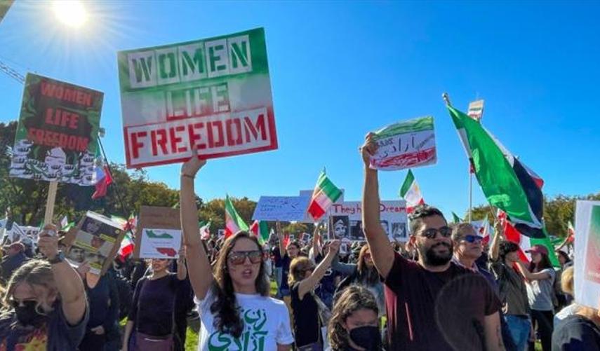 İran'da protestolar şiddetini artırıyor! Ülke yangın yerine döndü
