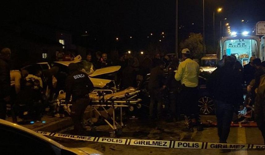 Kayseri'de 2 otomobilin çarpıştığı kazada 2 kişi öldü, 6 kişi yaralandı