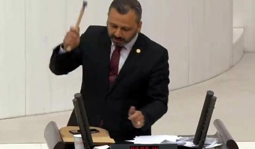 TBMM'de çekiçli protestoya 10 bin TL'lik fatura