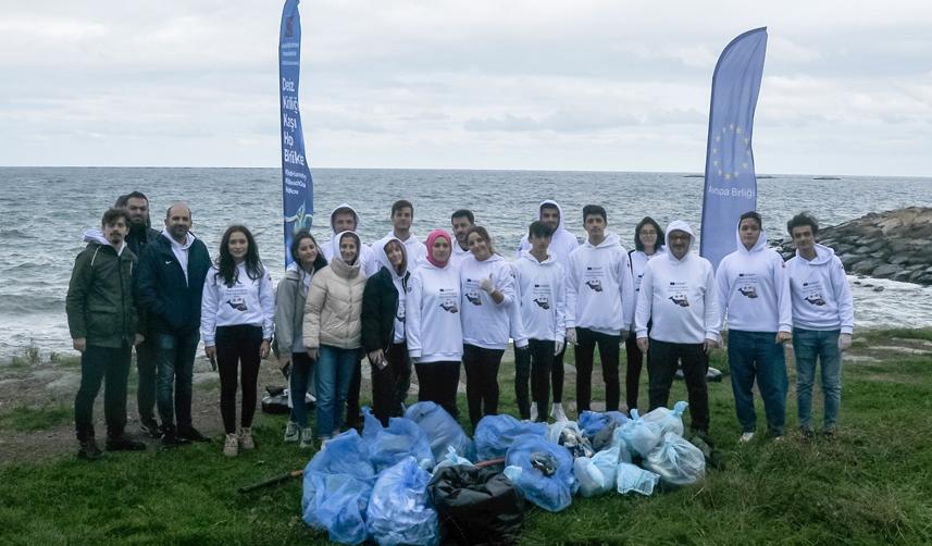"EU Beach Clean Up" etkinlikleri kapsamında Arsin Sahilinde çevre temizliği yapıldı