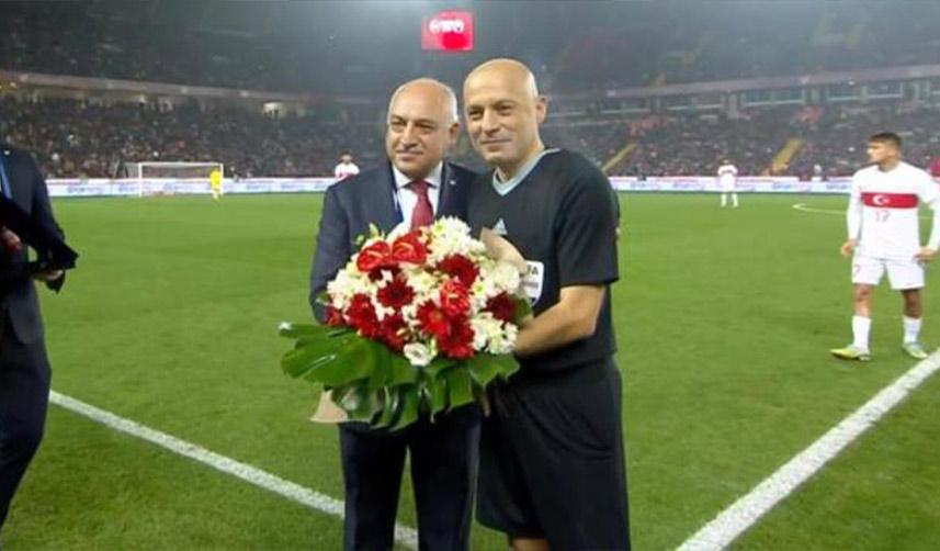 Cüneyt Çakır hakemliği bıraktı