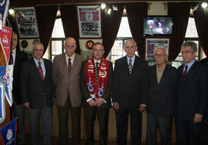 Vali Kızılcık kupayı istedi