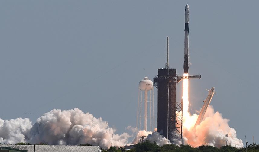 SpaceX'in roketi 4 ton kargo ile fırlatıldı