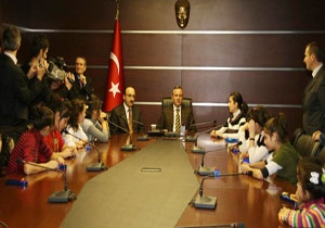 Kimsesizlerden Vali'ye ziyaret