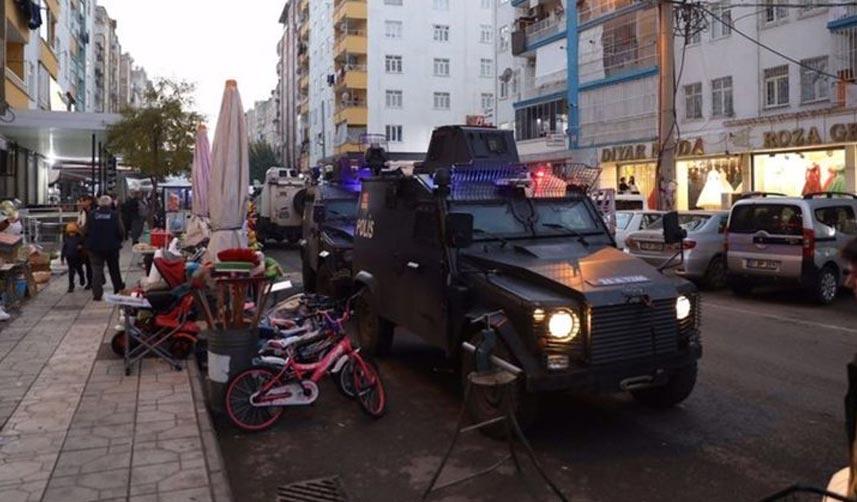 Diyarbakır'da iki aile arasında bıçaklı kavga: 4 kişi yaralandı