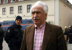 Sürmene Kastelli'ye ağlıyor