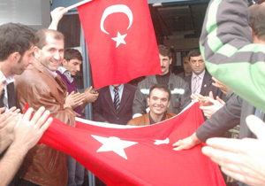 Trabzon gazisini böyle karşıladı