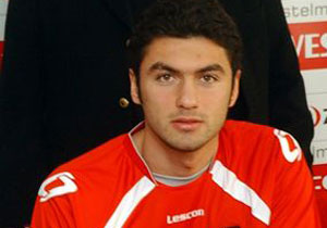 Burak Fenerbahçe'yi topa tuttu!