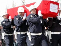 Hakkari'de 2 askerimiz şehit oldu