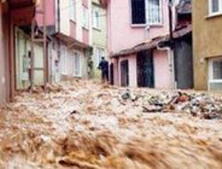 Kocaeli'nde sel can aldı