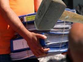 Balyoz'da 3 askere tutuklama