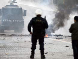 BDP'lilerden taşlı kışkırtma!