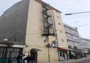 Yangın merdiveni 2.katta bitiyor