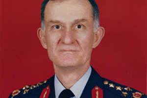 Eski Hava Kuvvetleri Komutanı serbest