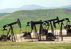 Sınırdan petrol fışkırdı! Bu bir ilk