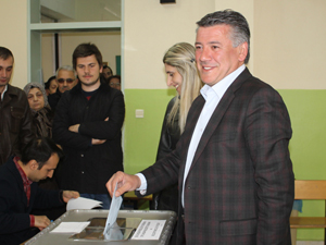 Örs" Biz mevsimlik siyasetçi değiliz"