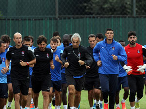 Halilhodzic'ten futbolculara jest