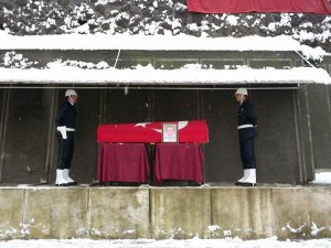 Trabzonlu şehide kar altında veda