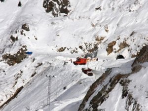 Çığ bölgesinde çalışmalar yeniden başladı