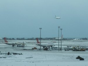 Atatürk Havalimanı’nda uçuşlar başladı