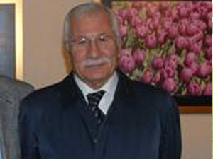 Torununu kulüpte işe soktu