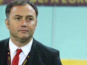 Beşiktaş'tan kovuldu futbolu yönetiyor