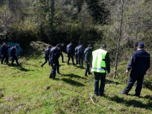 Flaş! Aramada tüfek bulundu!