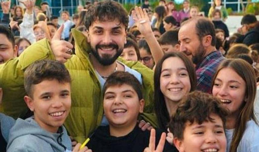 Sefo "Başkan olursam Sefo'yu getireceğim" diyen hayranının vaadini yerine getirdi