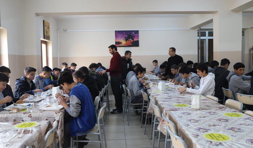3 bin 600 öğrenciye ücretsiz yemek desteği