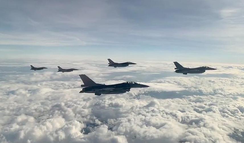 NATO'un eğitimini engellemeye çalışan Yunan uçaklarına Türk jetleri karşılık verdi