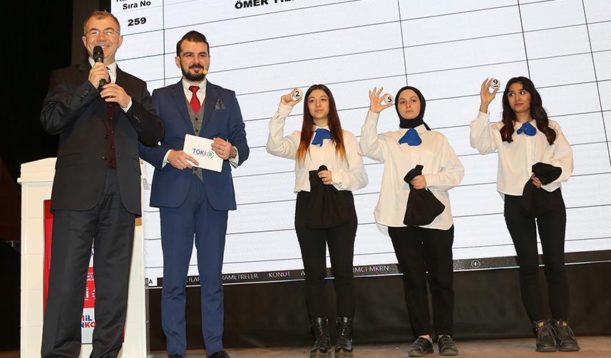 Artvin'de "İlk Evim, İlk İş Yerim" projesinde yapılacak konutlar için kura çekildi