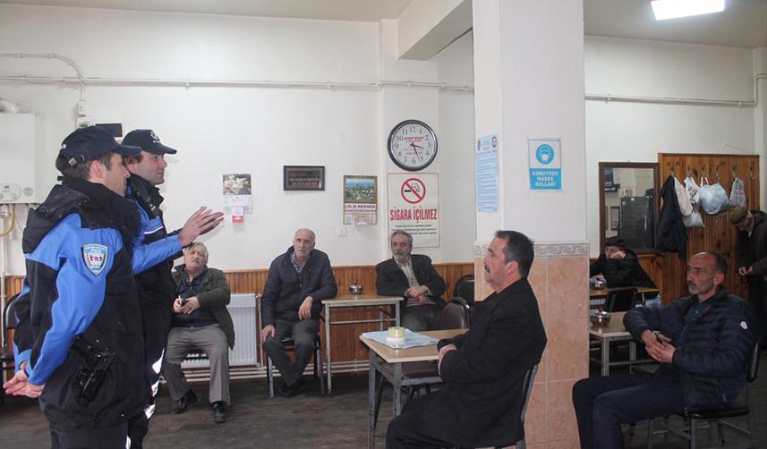 Bayburt'ta polisler dolandırıcılık olaylarına karşı vatandaşları uyardı