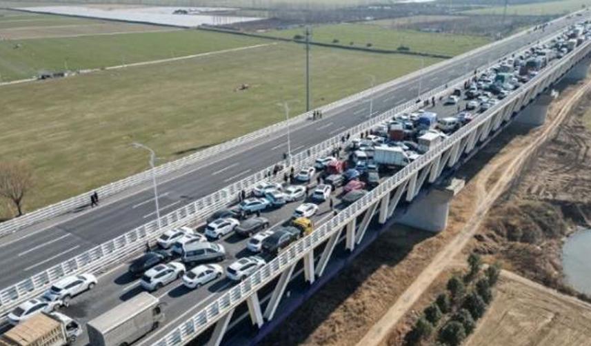 Böyle trafik kazası görülmedi! 200 araç birbirine girdi